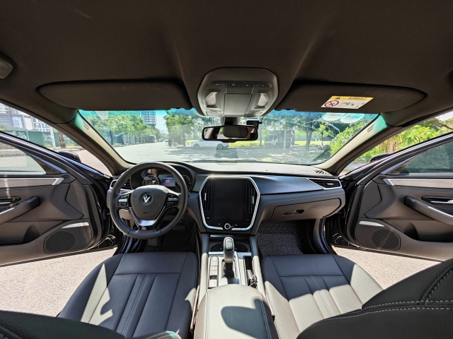 VinFast Lux A2.0 cũ được chào bán với giá ‘không tưởng’ chỉ sau 9.000km lăn bánh 359347