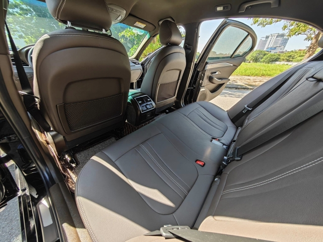 VinFast Lux A2.0 cũ được chào bán với giá ‘không tưởng’ chỉ sau 9.000km lăn bánh 359348