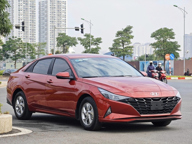 Ngỡ ngàng giá chào bán của Hyundai Elantra ‘siêu lướt’ mới lăn bánh chưa đầy 3.000 km 361062