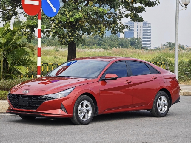 Ngỡ ngàng giá chào bán của Hyundai Elantra ‘siêu lướt’ mới lăn bánh chưa đầy 3.000 km 361064