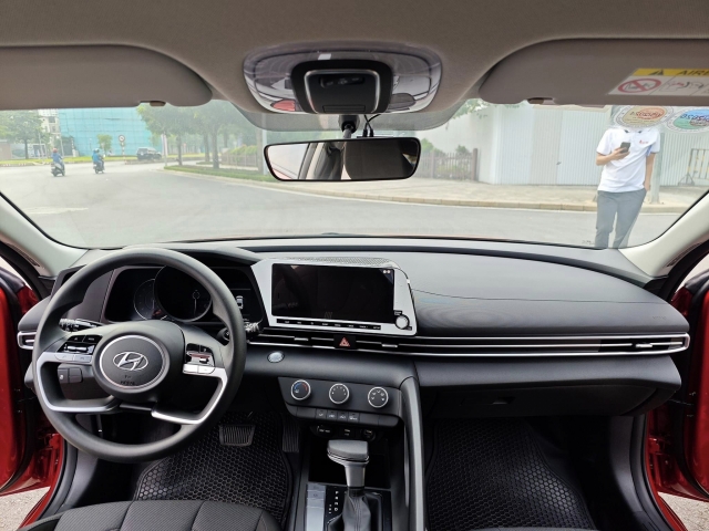 Ngỡ ngàng giá chào bán của Hyundai Elantra ‘siêu lướt’ mới lăn bánh chưa đầy 3.000 km 361066