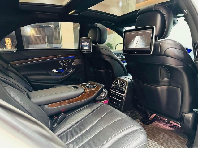 Lăn bánh 6 năm, Mercedes-Benz S400 độ Maybach bán ‘lỗ’ gần 3 tỷ đồng 365065