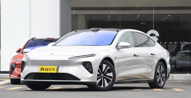 Xe điện Trung Quốc Nio ET7 ra mắt phiên bản mới, tầm hoạt động 'khủng' lên  tới hơn 1.000km