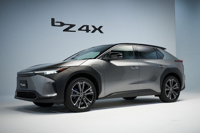 Vừa ra mắt, SUV điện Kia EV9 đã ‘vượt mặt’ đối thủ đến từ Toyota về doanh số 384099