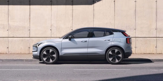 Volvo ghi nhận doanh số kỷ lục trong năm 2023, ô tô điện góp công lớn 386518