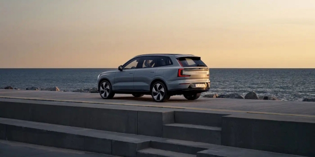 Volvo ghi nhận doanh số kỷ lục trong năm 2023, ô tô điện góp công lớn 386520
