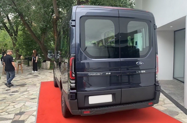 can-canh-ford-transit-2024-sap-ra-mat-tai-viet-nam-220231231153209
