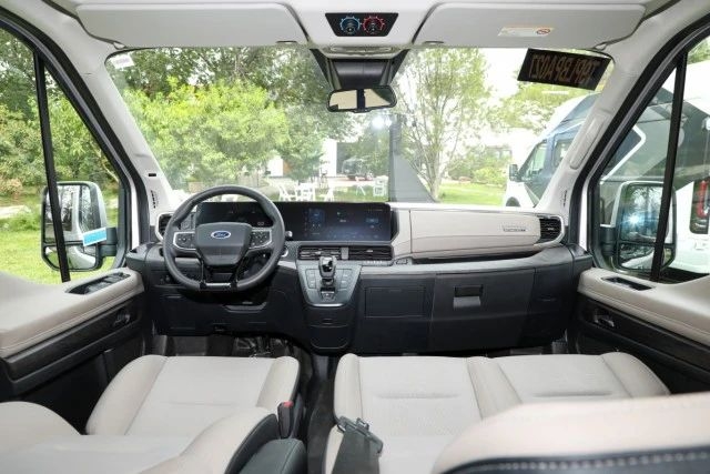 Xe dịch vụ ‘quốc dân’ Ford Transit 2024 cập bến Việt Nam, mở bán trong năm nay? 399768
