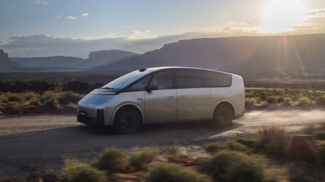 Li-Auto-Mega-enters-Chinese-market-with-a-starting-price-of-77800-USD-1068x601