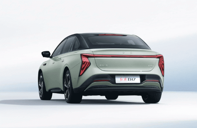 Hãng được mệnh danh ‘Rolls-Royce Trung Quốc’ ra mắt xe mới, giá quy đổi chưa tới 800 triệu đồng 427931