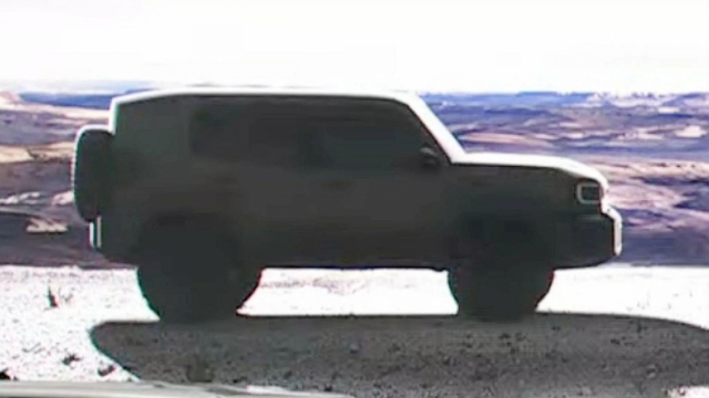 Toyota-Land-Cruiser-Mysterious-Teaser-2-2048x1152_result