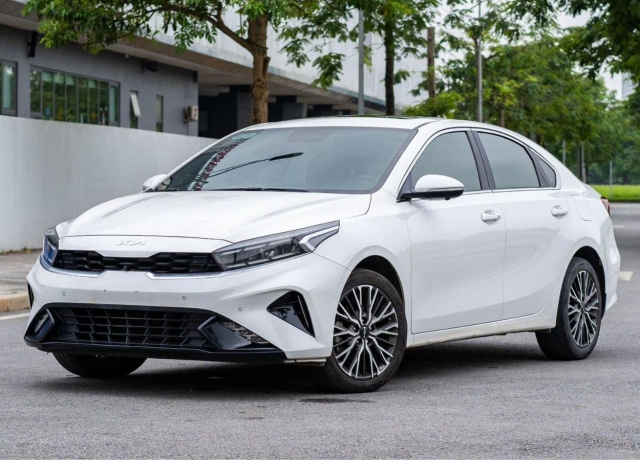 Kia K3 lăn bánh 2 năm tại Việt Nam đang được rao bán với giá bao nhiêu? 463004