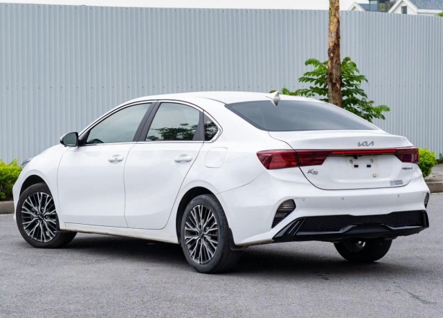 Kia K3 lăn bánh 2 năm tại Việt Nam đang được rao bán với giá bao nhiêu? 463005