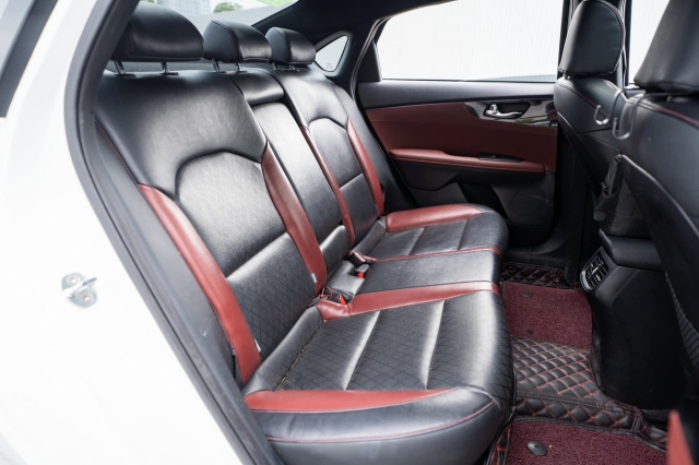 Kia K3 lăn bánh 2 năm tại Việt Nam đang được rao bán với giá bao nhiêu? 463007