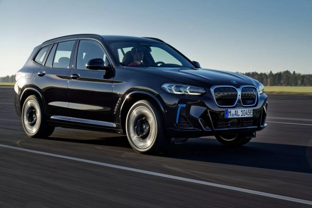 2022-BMW-iX3-22_result