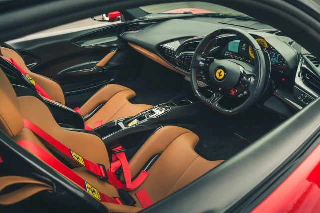 14-ferrari-sf90-stradale-2021-road-test-review-cabin_result