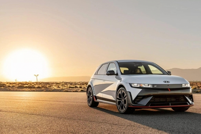 Hyundai-Ioniq_5_N_US-Version-2025-1280-03-2048x1372_result