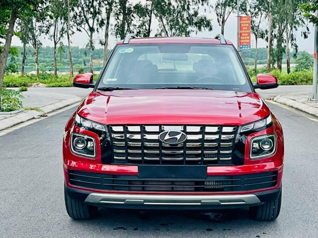 Tân binh Hyundai Venue 2024 lăn bánh vỏn vẹn 2.000 km lên sàn xe cũ với giá khó tin 505763