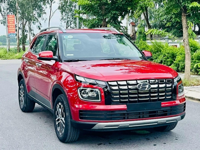 Tân binh Hyundai Venue 2024 lăn bánh vỏn vẹn 2.000 km lên sàn xe cũ với giá khó tin 505765