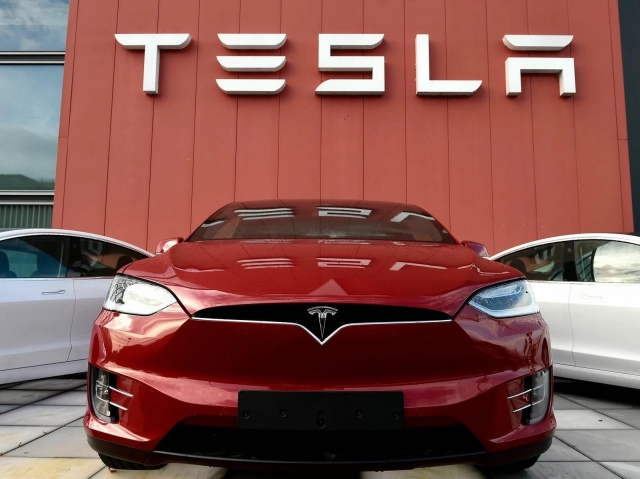 tesla-giam-gia