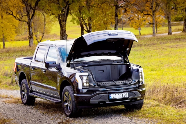 Ford-F-150-Lightning-Norway-02013-7_result