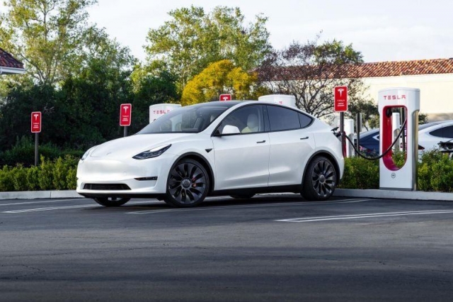 tesla-supercharger-charging-ev-charger-4_result
