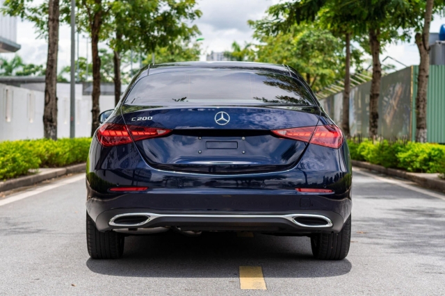 Mercedes-Benz C 200 2022 chạy ‘lướt’ 8.500 km trượt giá ngang một chiếc Hyundai Creta 509921