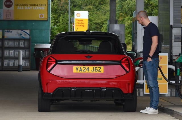 mini-cooper-s-filling-petrol