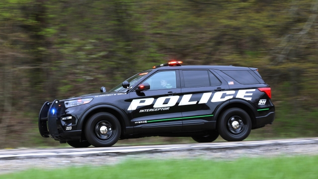 2020-ford-explorer_100701460