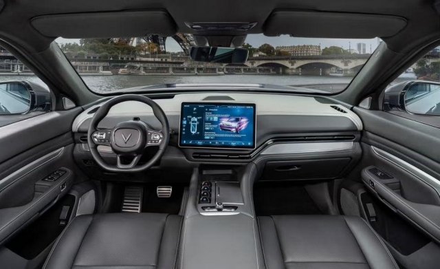 2024-vinfast-vf9-interior-103-jpg-6553cb56a6224_result
