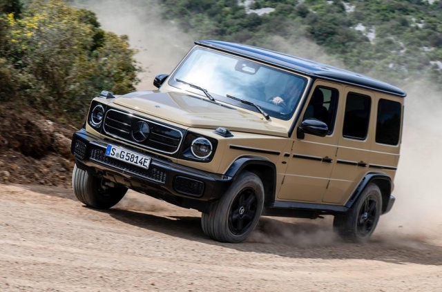 mercedes-g580-review-2024-01-front-cornering