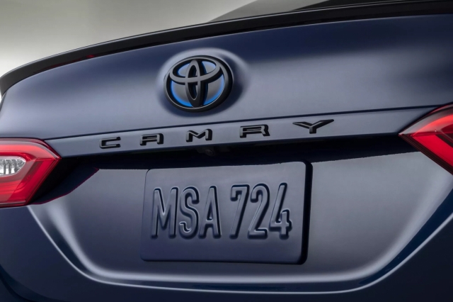 2023-Toyota-Camry-3-2048x1366