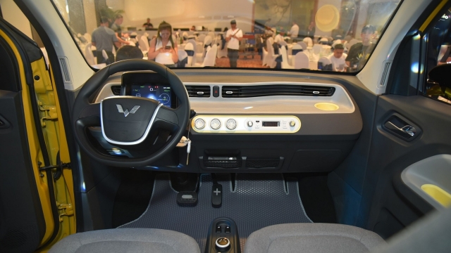 So sánh 4 phiên bản Wuling HongGuang Mini EV: Những yếu tố khách hàng cần biết trước khi đặt cọc 297904