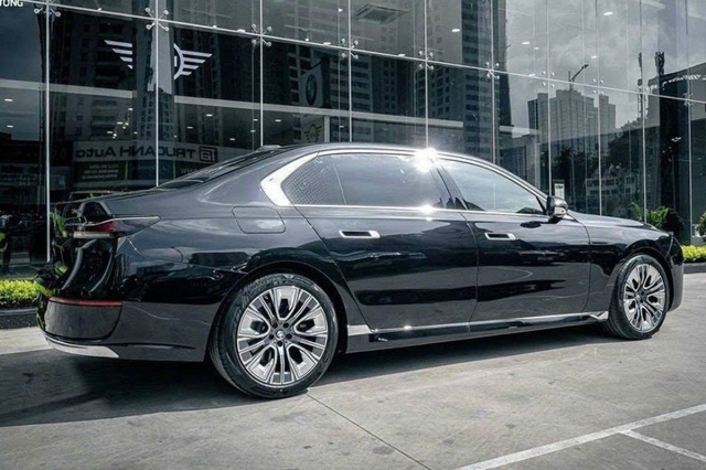 can-canh-bmw-7-series-2023-sang (1)