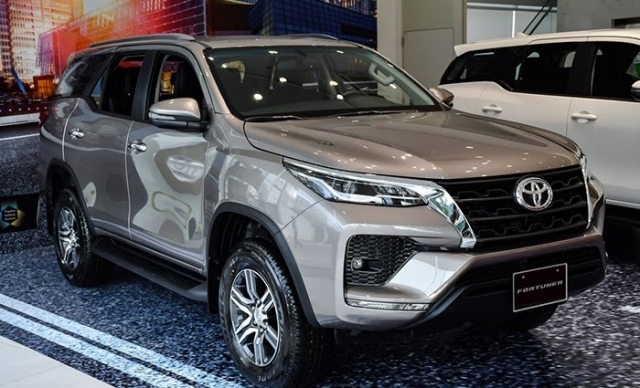 Sau 1 năm lăn bánh, Toyota Fortuner rao bán lại với giá ngỡ ngàng 303892