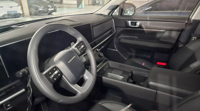 noi-that-hyundai-santafe-2024-lo (1)
