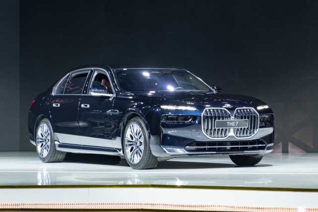 bmw-7-series-1-16825680997991520
