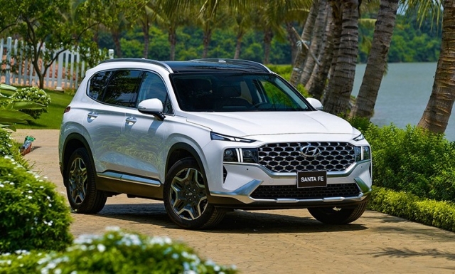 Hyundai Santa Fe hưởng ưu đãi trước bạ vẫn