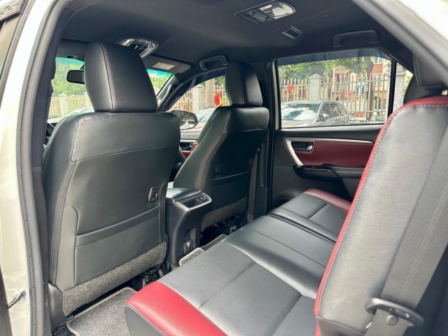 Toyota Fortuner giảm giá cực