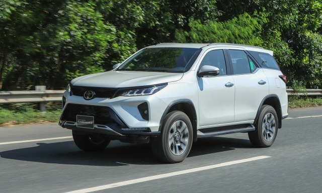 Toyota Fortuner giảm giá cực