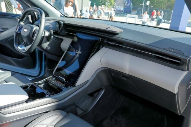ford-explorer-ev-12-4863