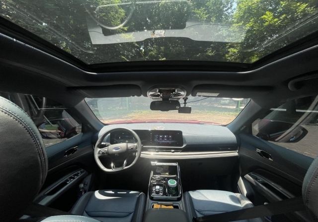 Lăn bánh 2 tháng, Ford Territory