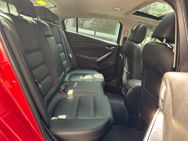 Sau 4 năm lăn bánh, Mazda 6 cũ xuống giá choáng váng 349616