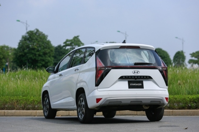 hyundai-stargazer-2022-3344-jpg (1)