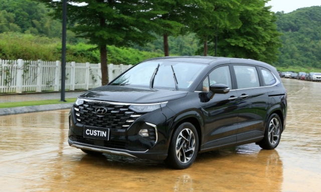 Phân khúc MPV tháng 10/2023: Xpander giữ vững ngôi vương, Veloz Cross lao dốc không phanh 356985