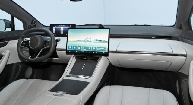 Sedan điện Luxeed S7 của Huawei chính thức ra mắt: Sạc 5 phút đi hơn 200 km, giá quy đổi từ hơn 850 triệu đồng 363931