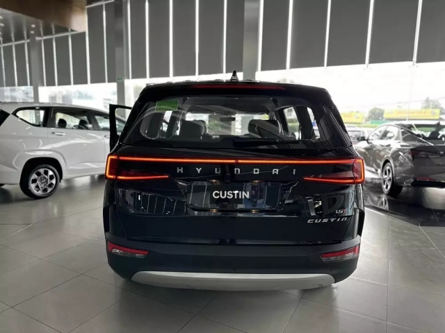 Hyundai Custin giảm giá sâu tại đại lý, quyết đấu Toyota Innova Cross 364817