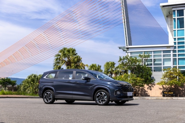 Hyundai Custin giảm giá sâu tại đại lý, quyết đấu Toyota Innova Cross 364818