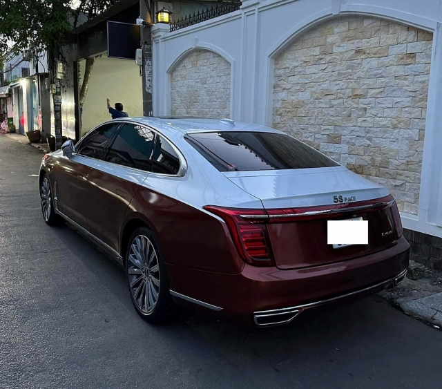 Chỉ sau 1 năm lăn bánh, sedan được ví như