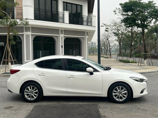 Mazda3 chạy lướt xuống giá ngỡ ngàng sau 4 năm lăn bánh 383310